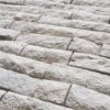 Piatra naturala - scapitat calcar Vistea pentru pereti, garduri, soclu, etc. Prelucrata manual bucata cu bucata ! Latime fixa, lungimi si grosimi variabile. Pret de producator !