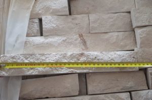 Piatra naturala - scoarta, crusta calcar Vistea pentru placari soclu, gard, perete, etc. Latime fixa, lungimi si grosimi variabile. Pret de producator !